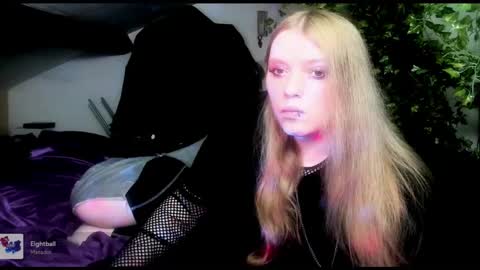 Snapshot of blacklimoon chatting on 03.08.25 Morgane online show from 03.08.25