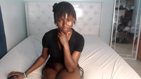 Snapshot of blackmelaninqueen chatting on 07.13.26 Cleo online show from 07.13.26