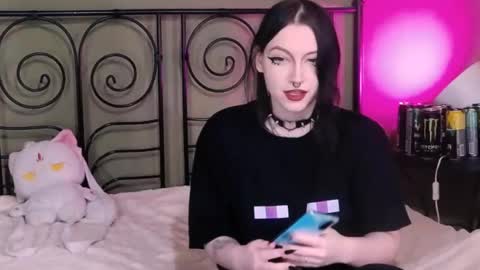 Snapshot of blacky_tea chatting on 11.14.25 blacky_tea online show from 11.14.25