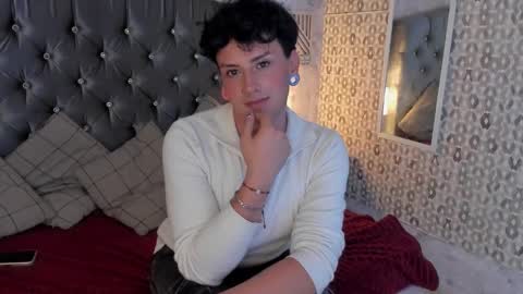 Snapshot of bladeenzo chatting on 02.13.26 blade online show from 02.13.26