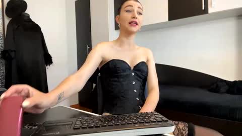 Snapshot of blazeamanda chatting on 06.08.26 Goddess Blaze online show from 06.08.26