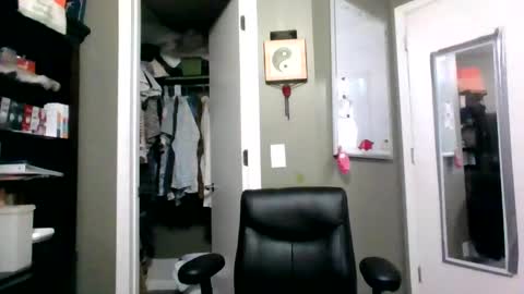 Snapshot of blazeentertainment2025 chatting on 10.28.25 blazeentertainment2025 online show from 10.28.25