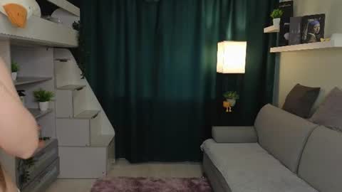 Mia online show from 06.18.26