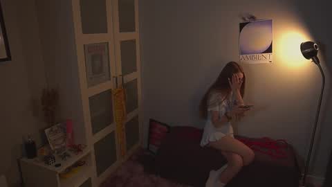 Snapshot of blissence chatting on 09.23.25 LiLy online show from 09.23.25