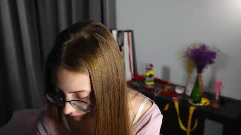 Snapshot of blissence chatting on 11.10.25 LiLy online show from 11.10.25