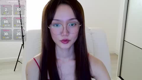 Snapshot of blon_kater chatting on 12.18.24 YoYo online show from 12.18.24