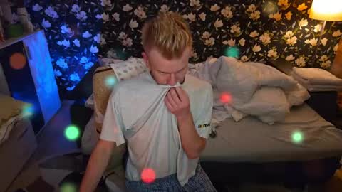 blond_boy69 online show from 05.11.26