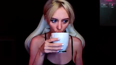 blond_ice_ann online show from 07.12.26