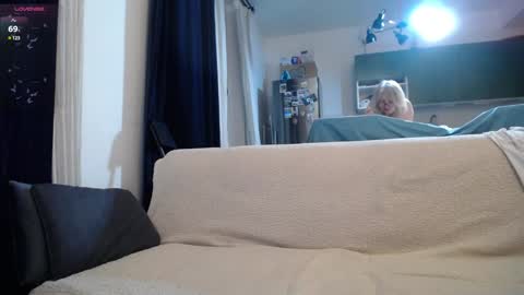 Karina online show from 01.06.25