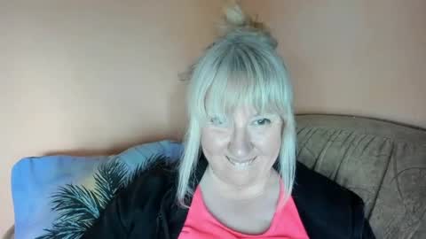 Snapshot of blonde_angel20 chatting on 06.15.26 Nicole online show from 06.15.26