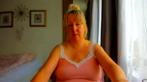 Snapshot of blonde_angel20 chatting on 07.09.26 Nicole online show from 07.09.26