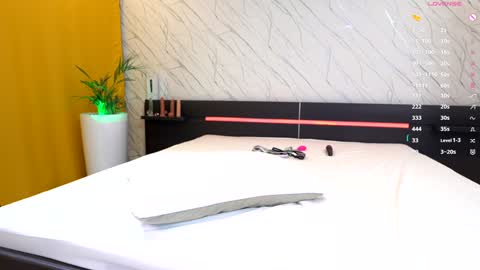 blonde_bigtits online show from 03.09.25