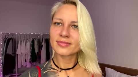 blonde_fuck_couple online show from 03.22.26