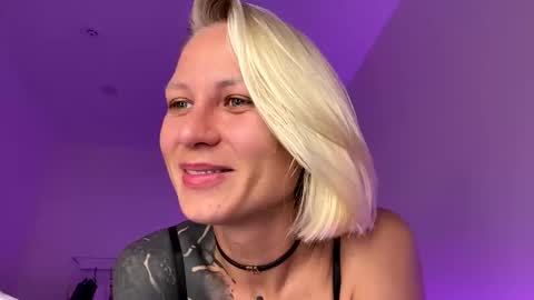 blonde_fuck_couple online show from 05.28.26