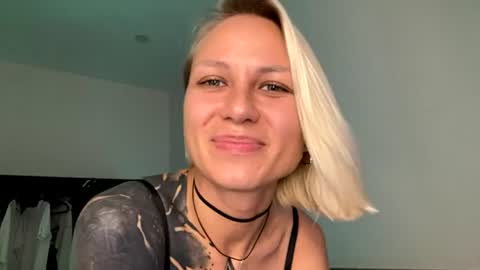 blonde_fuck_couple online show from 06.14.26