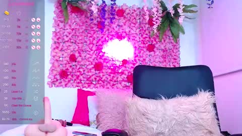 Snapshot of blonde_squirt_ chatting on 03.11.25 blonde_squirt_ online show from 03.11.25