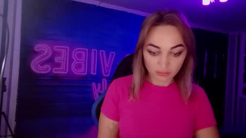 Snapshot of blonde_temptation chatting on 09.17.25 Meryem online show from 09.17.25