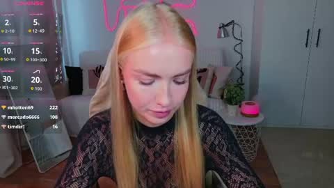 Snapshot of blonde_vibe chatting on 08.03.26 Nessa online show from 08.03.26