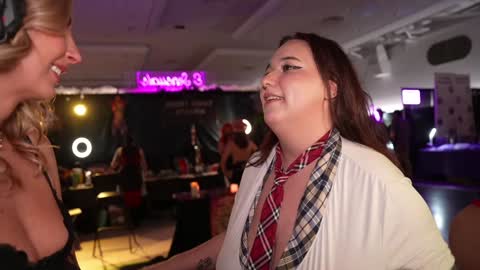 Snapshot of blondefoxsilverfox chatting on 02.01.25 blondefoxsilverfox online show from 02.01.25