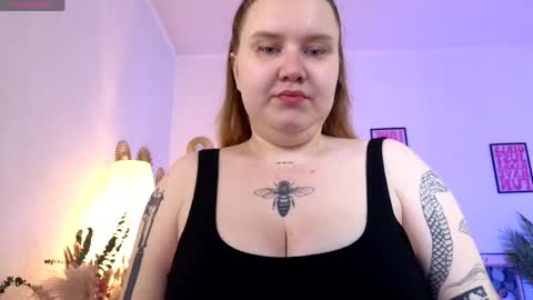 Snapshot of blondestetic chatting on 05.15.26 Mommy online show from 05.15.26