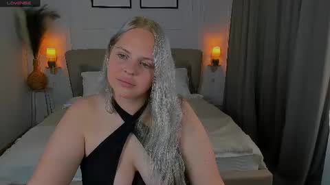 Snapshot of blondini_ chatting on 06.11.26 Nikolla online show from 06.11.26