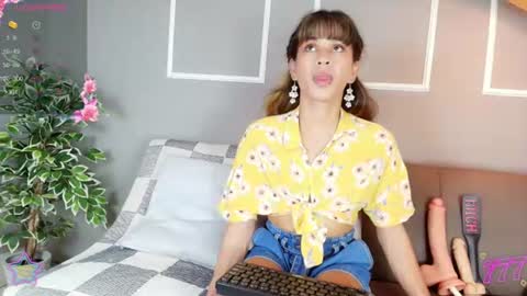 Snapshot of bloom_apple chatting on 07.20.26 Mara online show from 07.20.26