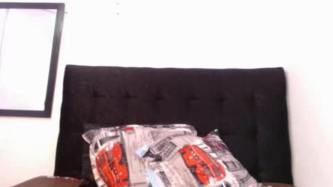 Snapshot of bloom_bbc chatting on 11.11.25 bloom_bbc online show from 11.11.25