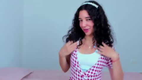 Snapshot of blooming_bella chatting on 02.16.26 Bella online show from 02.16.26