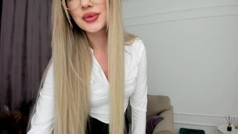 Sophia online show from 01.18.25