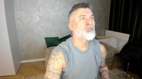 Snapshot of blowmyxxl chatting on 02.07.25 Nico online show from 02.07.25