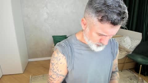 Snapshot of blowmyxxl chatting on 02.08.25 Nico online show from 02.08.25