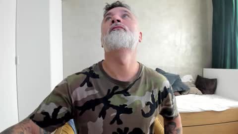 Snapshot of blowmyxxl chatting on 09.10.25 Nico online show from 09.10.25