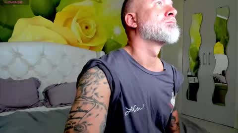 Snapshot of blowmyxxl chatting on 10.21.25 Nico online show from 10.21.25