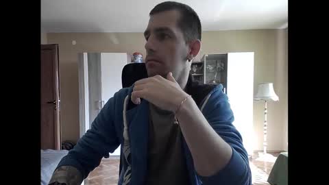 Runaway online show from 03.04.25