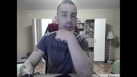 Runaway online show from 03.11.25