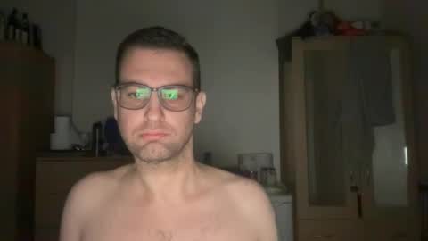 blue_eyes_85 online show from 12.22.24