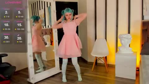 Snapshot of blue_nymph1 chatting on 01.13.25 Alice online show from 01.13.25