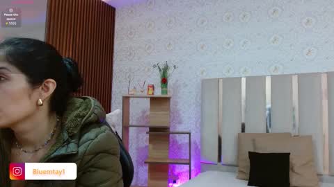 blue_tay1 online show from 11.06.25