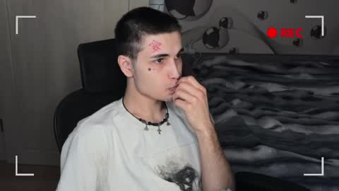 Snapshot of blue_w0rld chatting on 11.21.25 SONNYVAN online show from 11.21.25