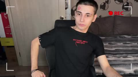 Snapshot of blue_w0rld chatting on 11.23.25 SONNYVAN online show from 11.23.25