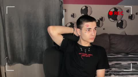 Snapshot of blue_w0rld chatting on 11.24.25 SONNYVAN online show from 11.24.25