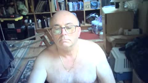 Snapshot of bluebox65 chatting on 11.06.25 bluebox65 online show from 11.06.25