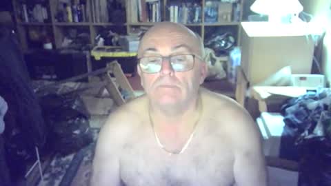 Snapshot of bluebox65 chatting on 11.28.25 bluebox65 online show from 11.28.25