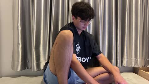 Snapshot of bluedaan chatting on 12.04.24 Daan online show from 12.04.24