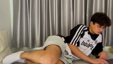 Snapshot of bluedaan chatting on 12.15.24 Daan online show from 12.15.24