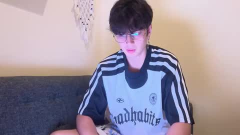 Snapshot of bluedaan chatting on 02.03.25 Daan online show from 02.03.25