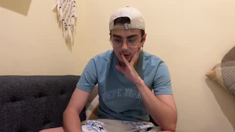 Snapshot of bluedaan chatting on 02.11.25 Daan online show from 02.11.25