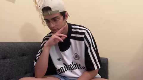 Snapshot of bluedaan chatting on 02.16.25 Daan online show from 02.16.25