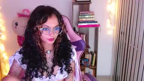 Im Abril .. Nice to meet you  thumb up me please its important  INDEPENDENT MODEL online show from 03.27.26