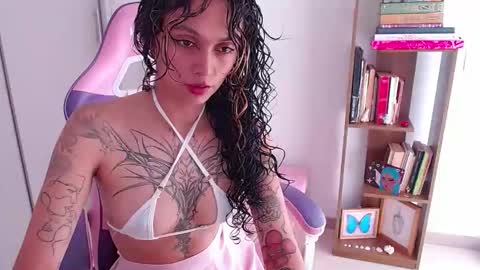 Im Abril .. Nice to meet you  thumb up me please its important  INDEPENDENT MODEL online show from 04.06.26